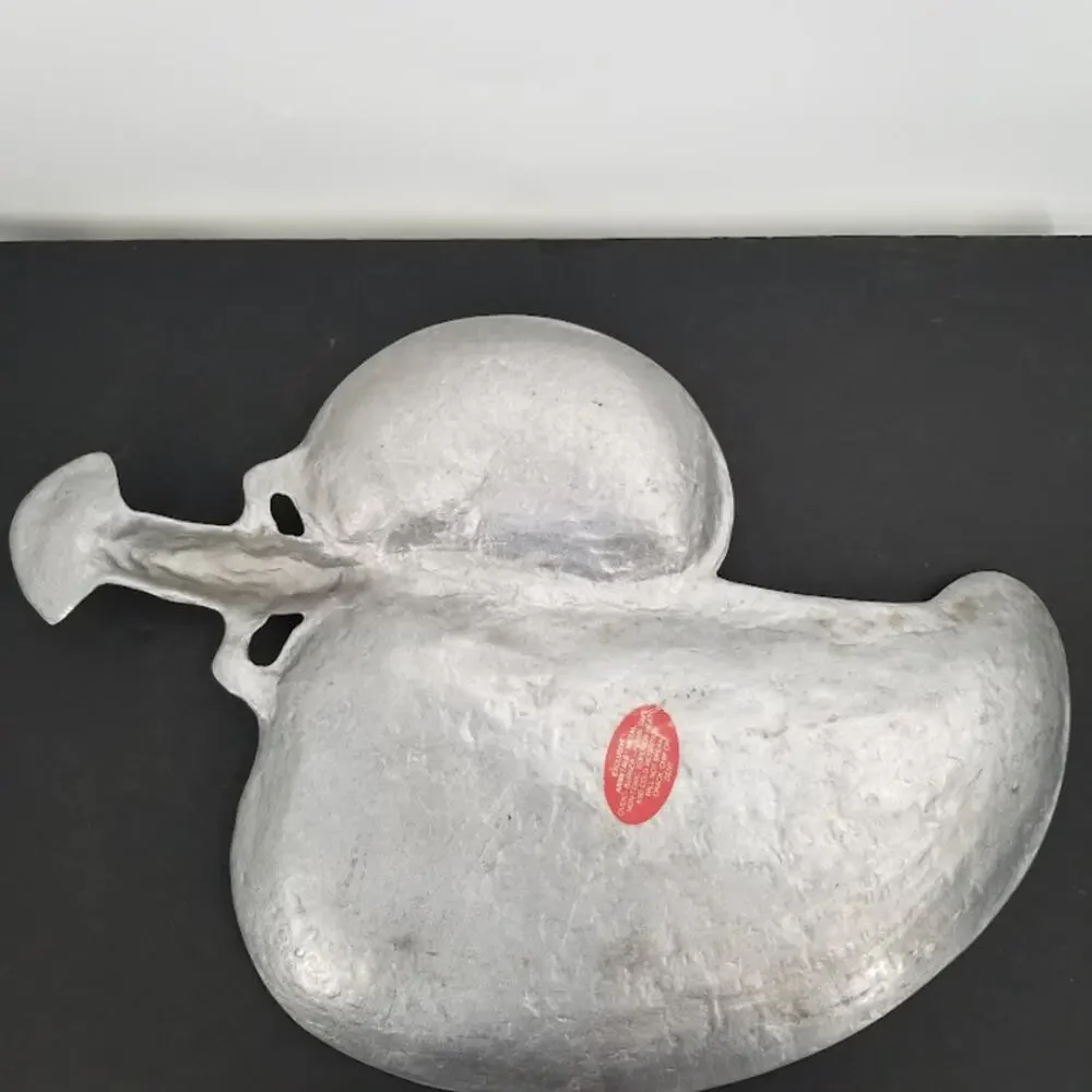 Wilton vintage metal